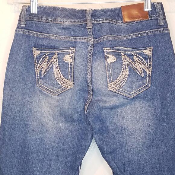 Maurices Curvy Stretch Medium Wash Bootcut  Denim Jeans 28x33 - Picture 2 of 9